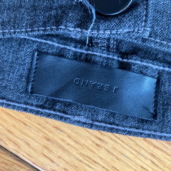 J Brand  soft jeans. Color dark grey - Picture 5 of 9